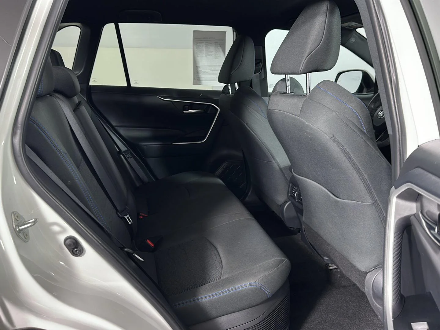 Used 2024 Wind Chill Pearl Toyota Hybrid SE image 27
