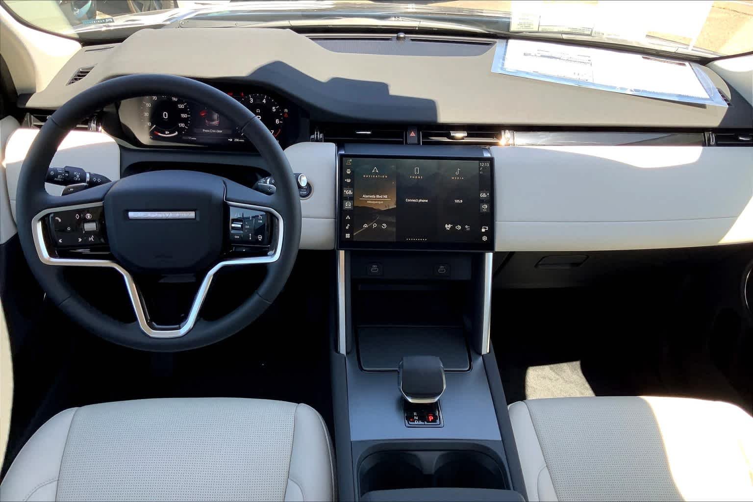 Used 2025 Eiger Grey Metallic Land Rover S image 5