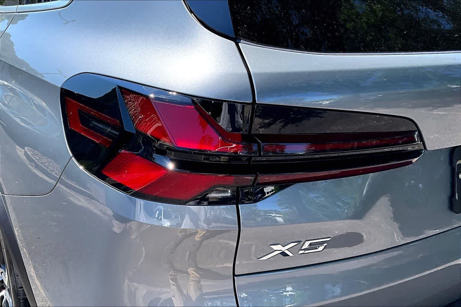 New 2026 Skyscraper Grey Metallic BMW xDrive50e image 14