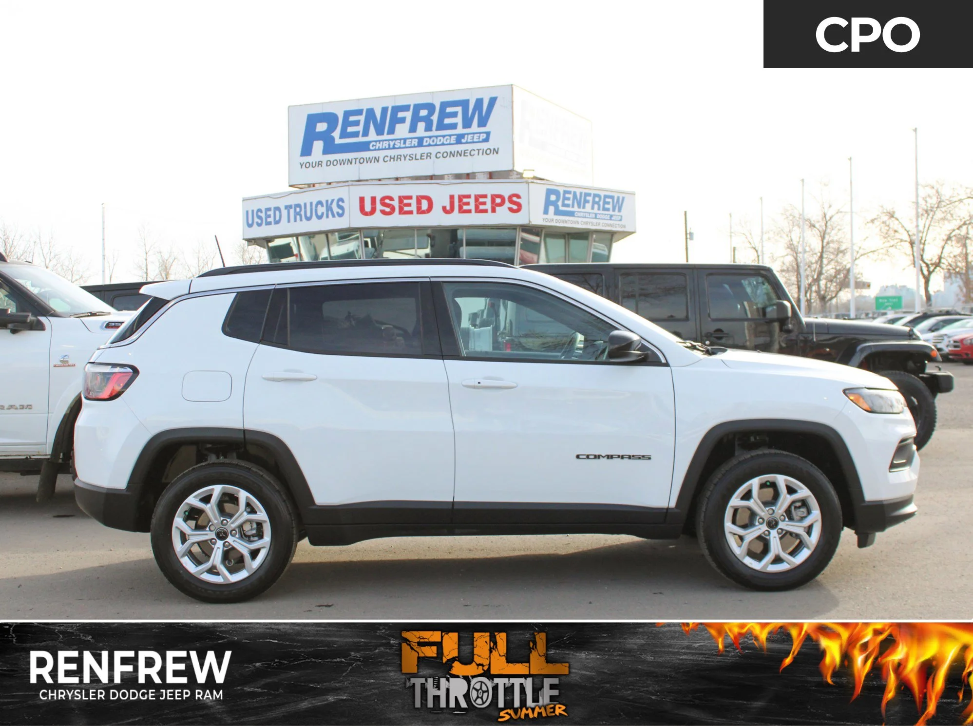 Certified Used 2025 White Jeep North * No Accidents | Heated Seats | Apple CarPlay | Remote Start | Forward Collision Warning image 1