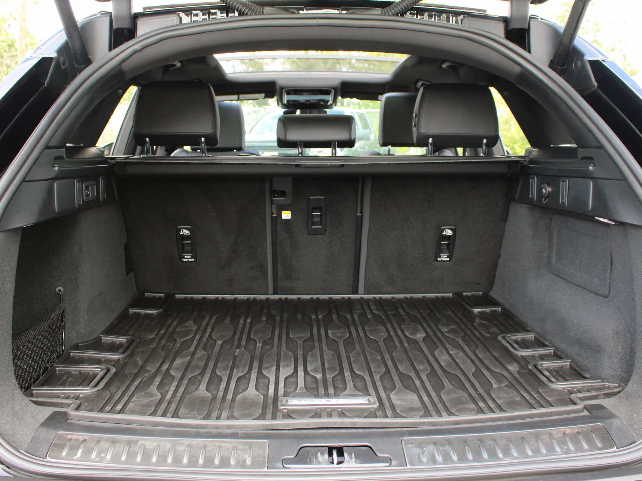 Certified Used 2024 Black Land Rover Dynamic HSE * Mild-Hybrid | 395 HP | Apple CarPlay | Massage Seats | Meridian image 18