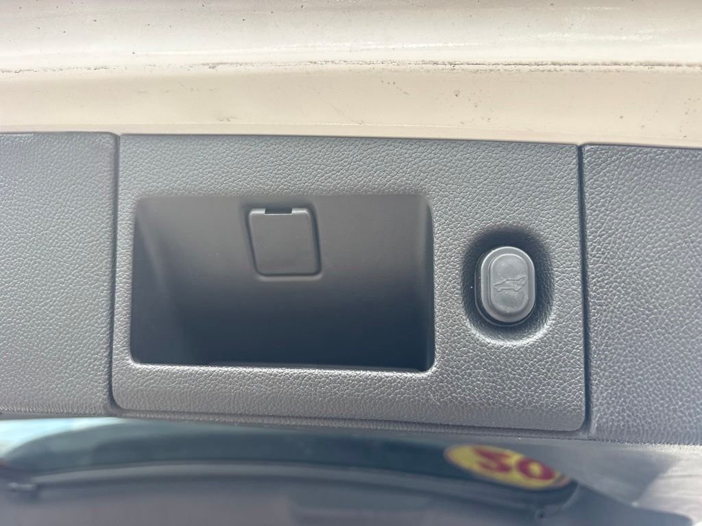 Used 2020 White Chevrolet LT image 14