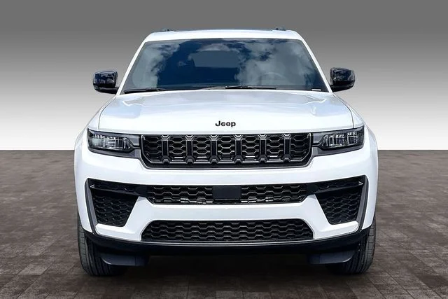 New 2026 Bright White Clear-Coat Exterior Paint Jeep Laredo image 14
