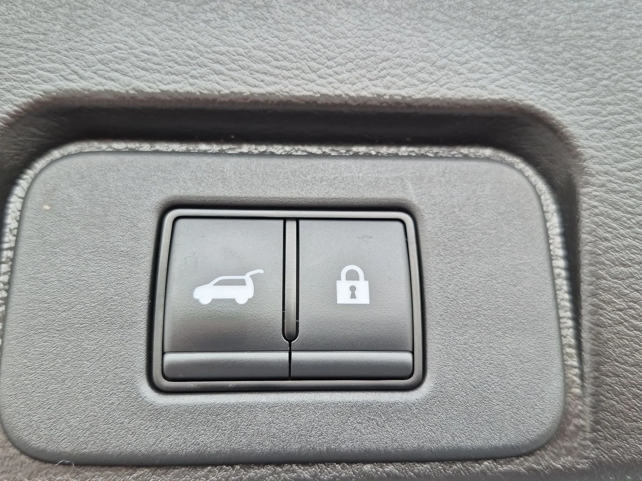 Used 2023 Scarlet Ember Tintcoat Nissan SV image 27