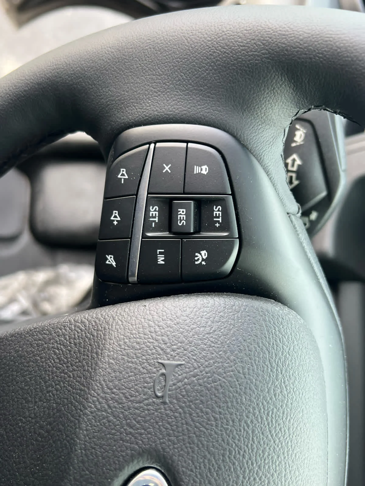 2024 Ford Transit Passenger Van XLT - Photo 28