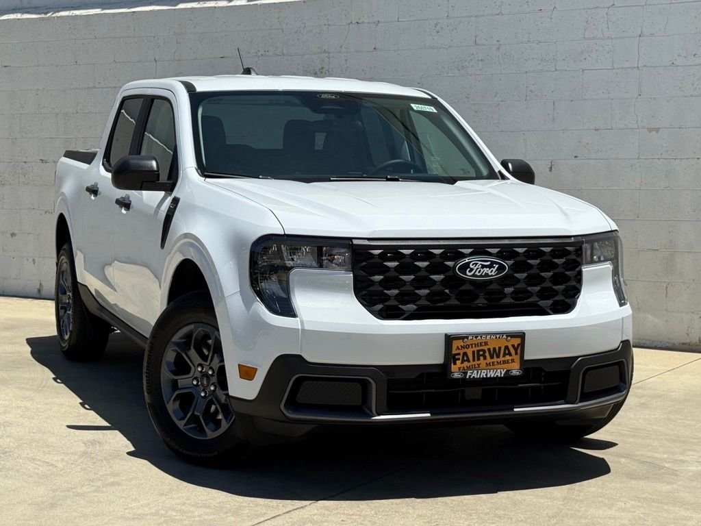 New 2026 Oxford White Ford XLT image 2