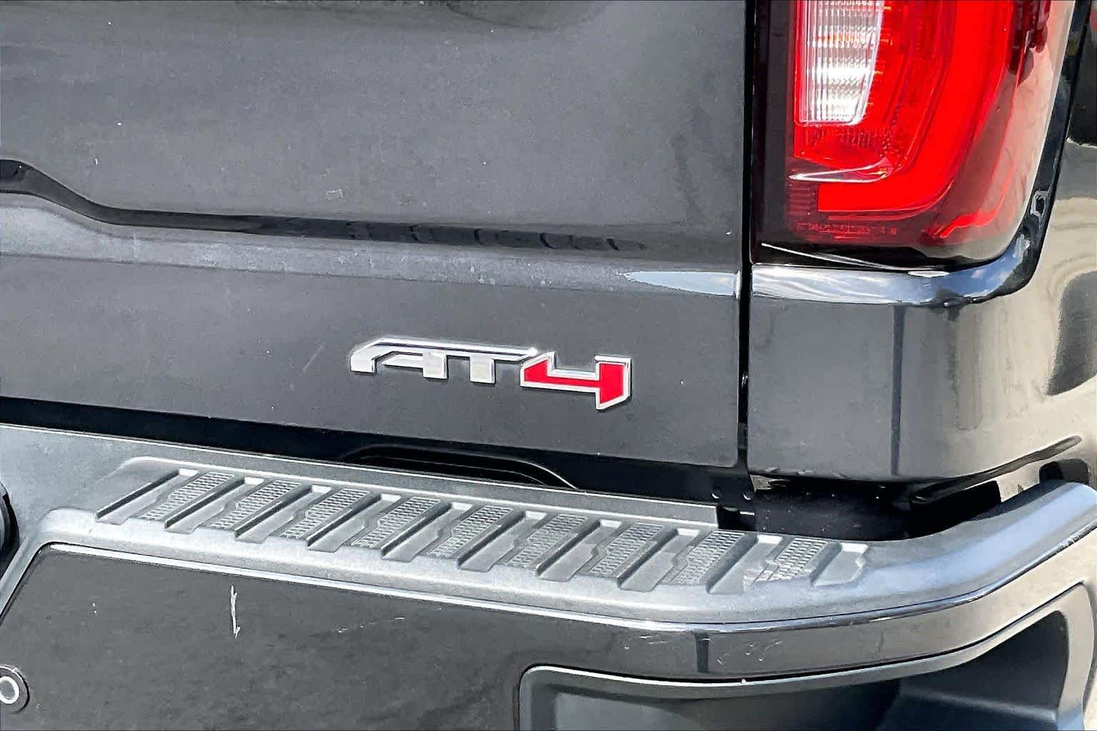 Used 2020 Carbon Black Metallic GMC AT4 image 30