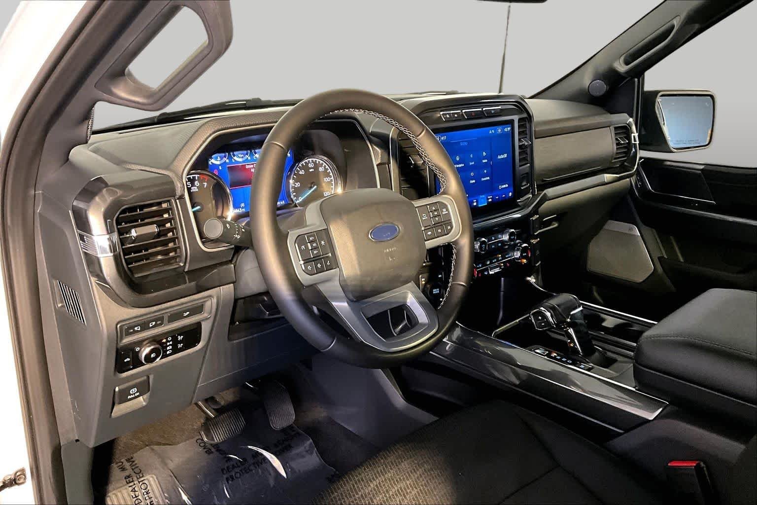 Used 2023 Oxford White Ford XLT image 18