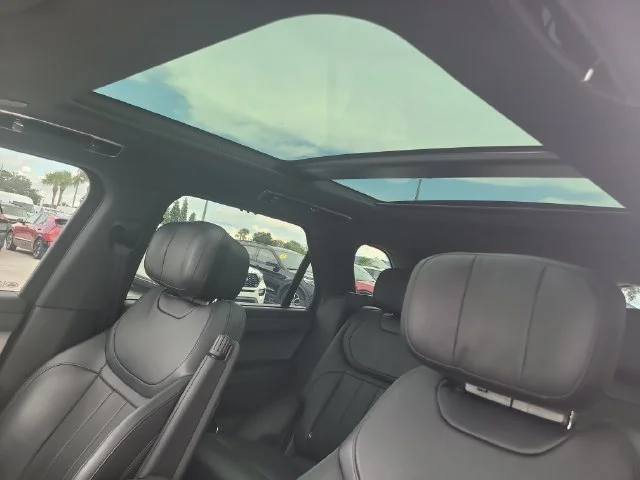 Used 2025 Black Land Rover Dynamic SE image 21