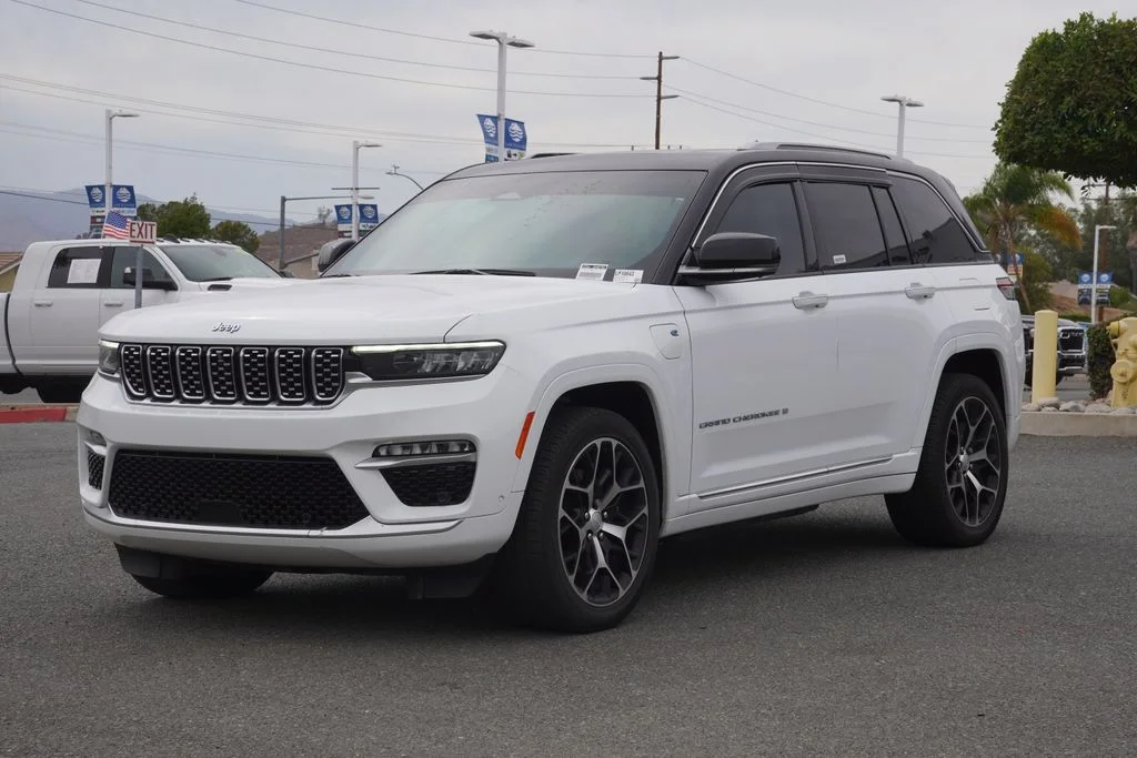 Used 2022 White Jeep Summit Reserve 4xe image 1