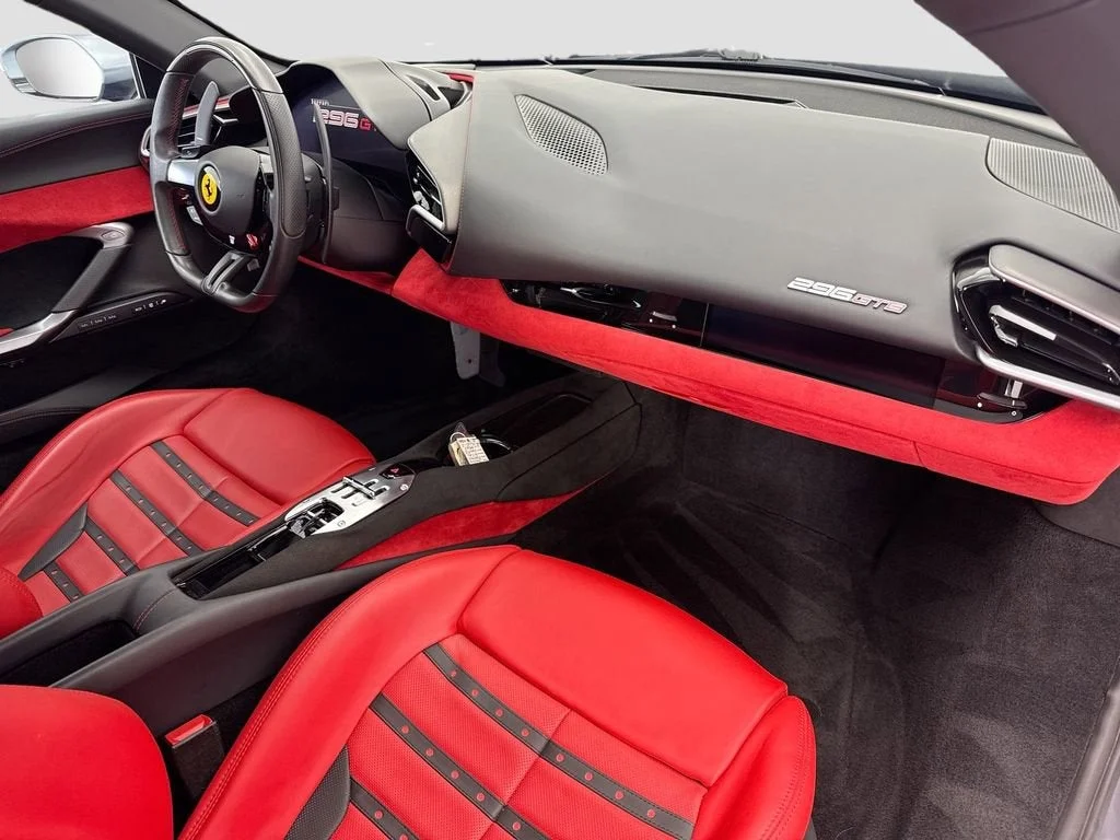 Used 2024 Grigio Titanio Metall Ferrari  image 16