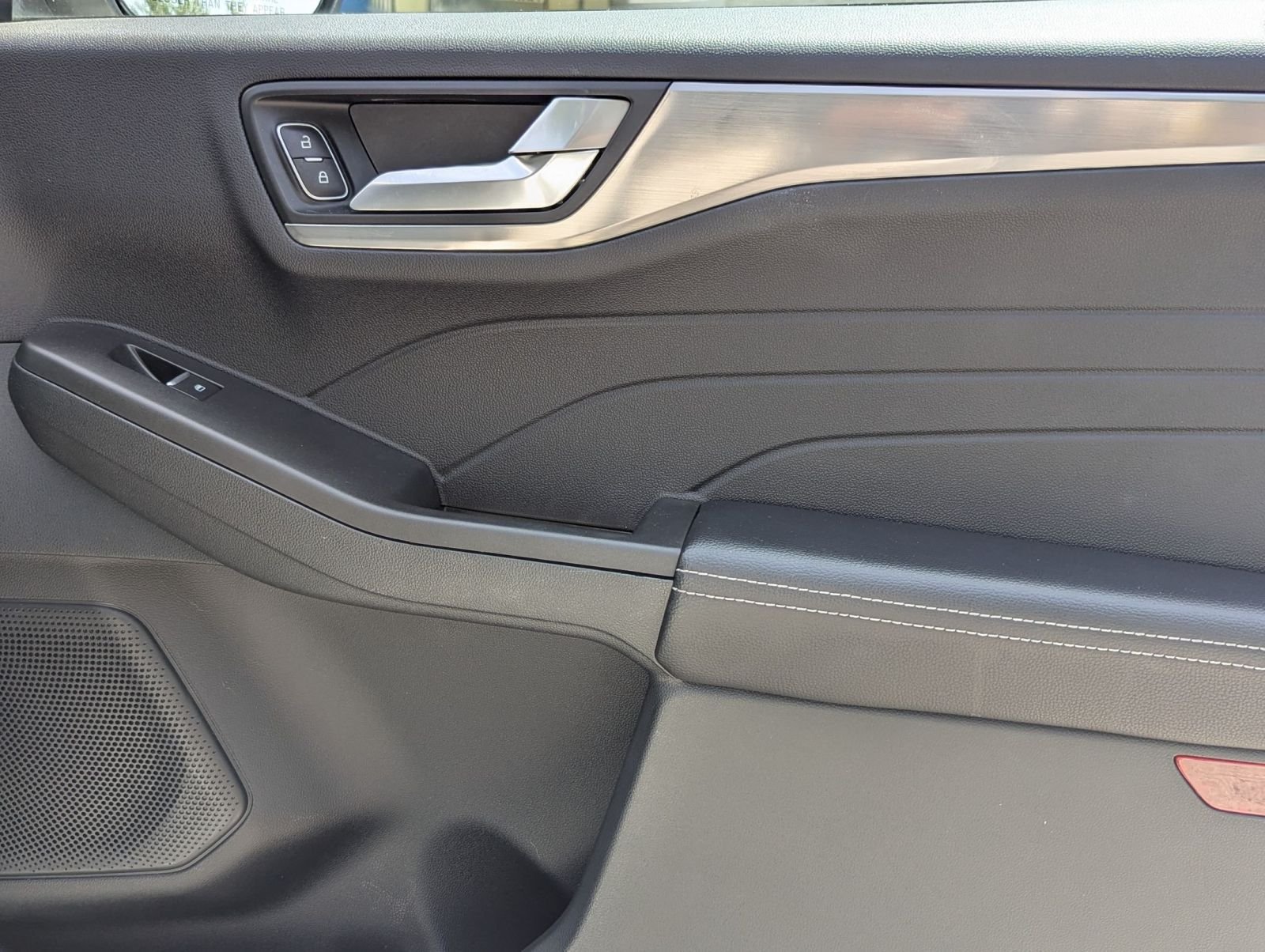 Used 2021 White Ford Titanium image 27
