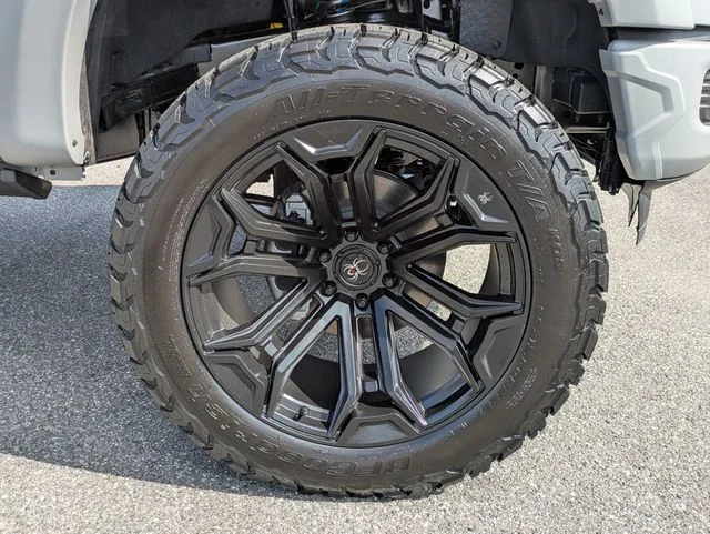 New 2026 Agate Black Metallic Ford XLT image 11