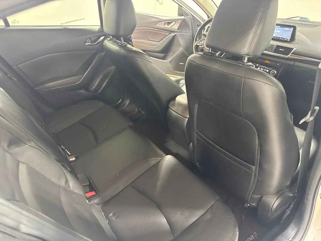 Used 2018 Snowflake White Pearl Mazda Grand Touring image 24