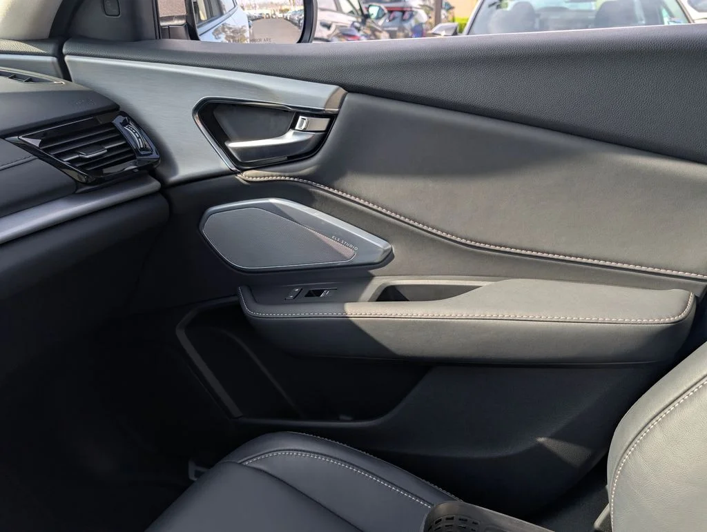 Used 2025  Acura Technology Package image 26