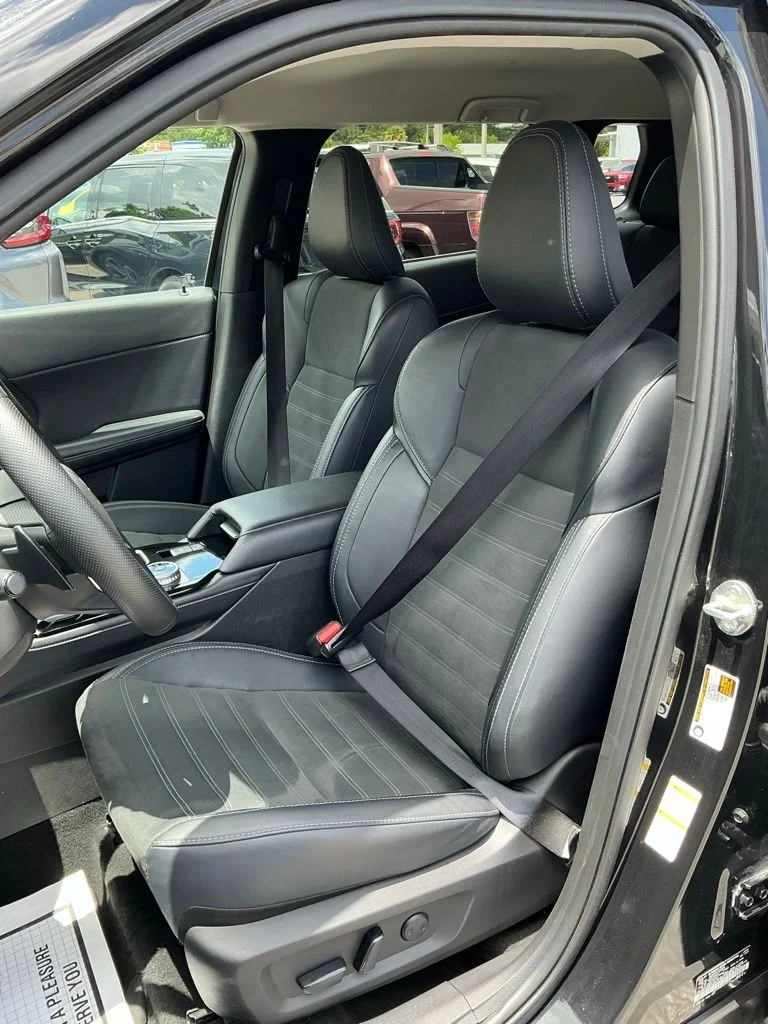 Used 2025  Mitsubishi SE image 30