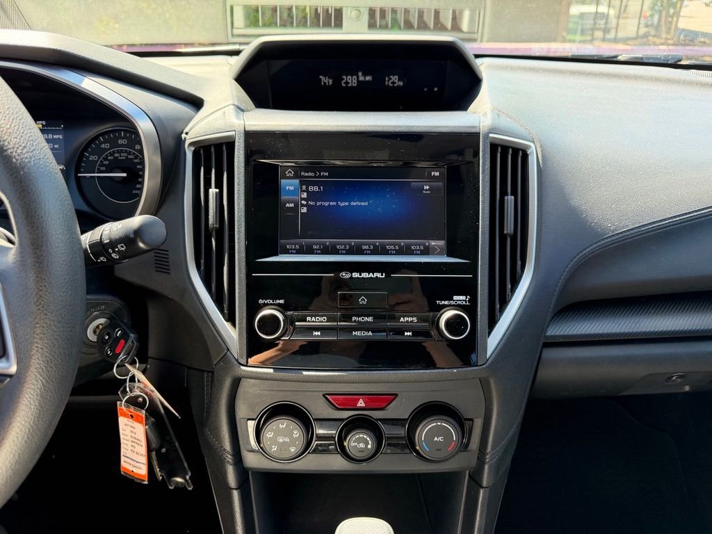 Used 2018 Ice Silver Metallic Subaru 2.0i Premium image 22