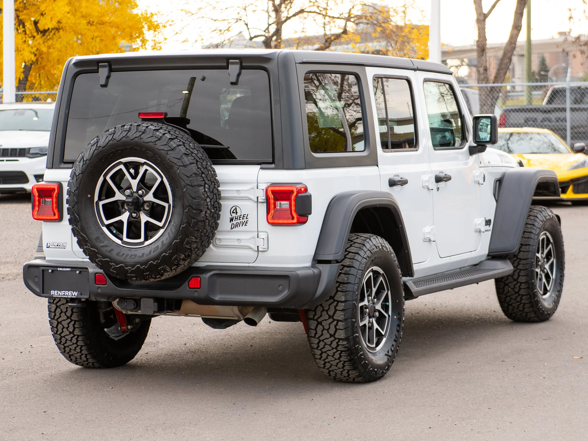 Used 2024 White Jeep Willys* 4 Door 4x4, Safety Group, Rear Locker, Heated Seats/Wheel image 13