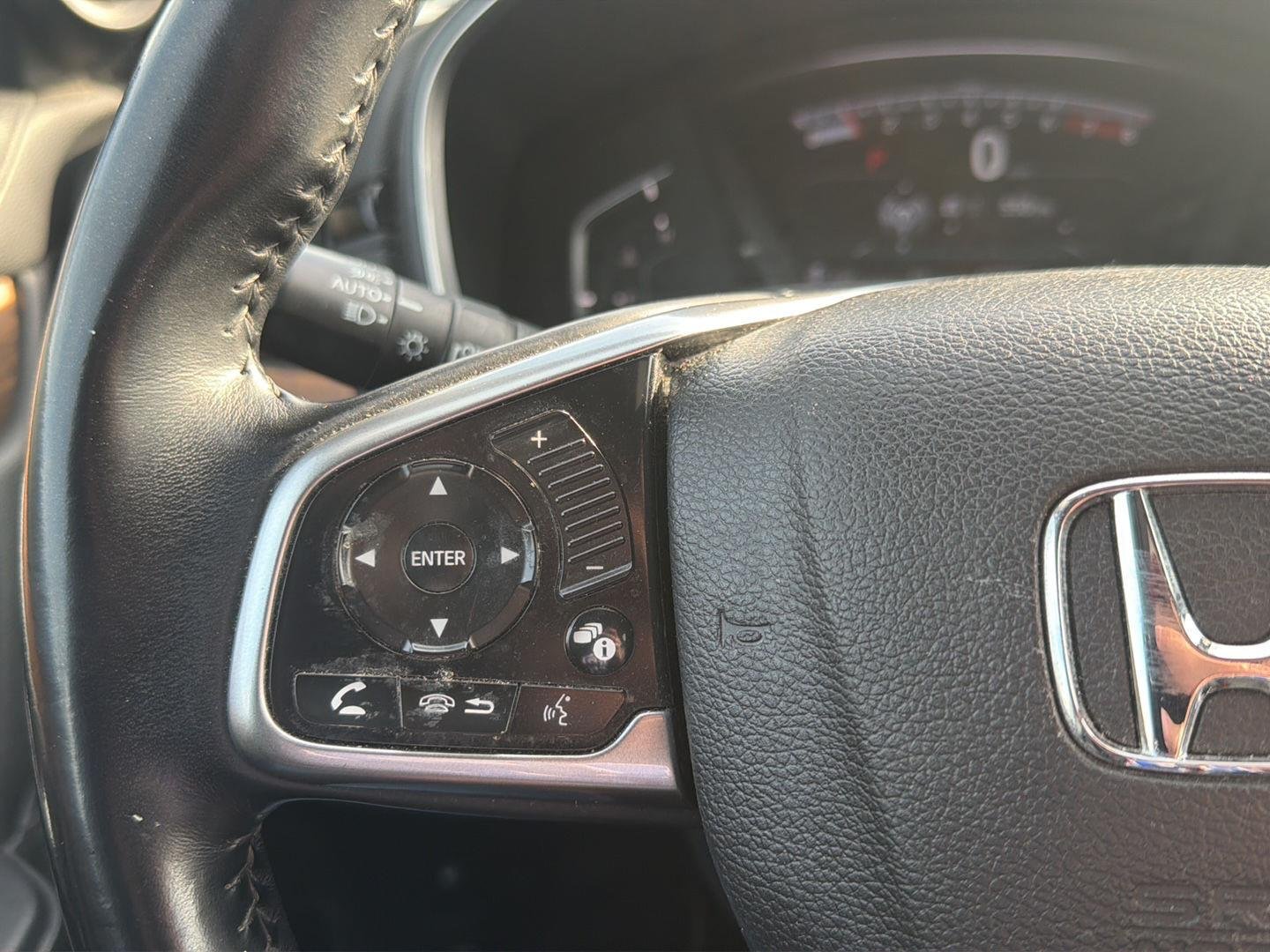 Used 2018 Crystal Black Pearl Honda Touring image 12