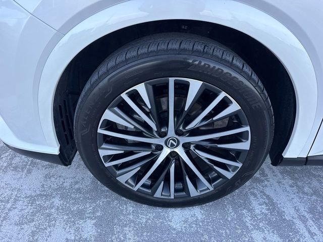 Certified Used 2024 EMINENT WHITE PEARL Lexus 350h Premium Plus image 10