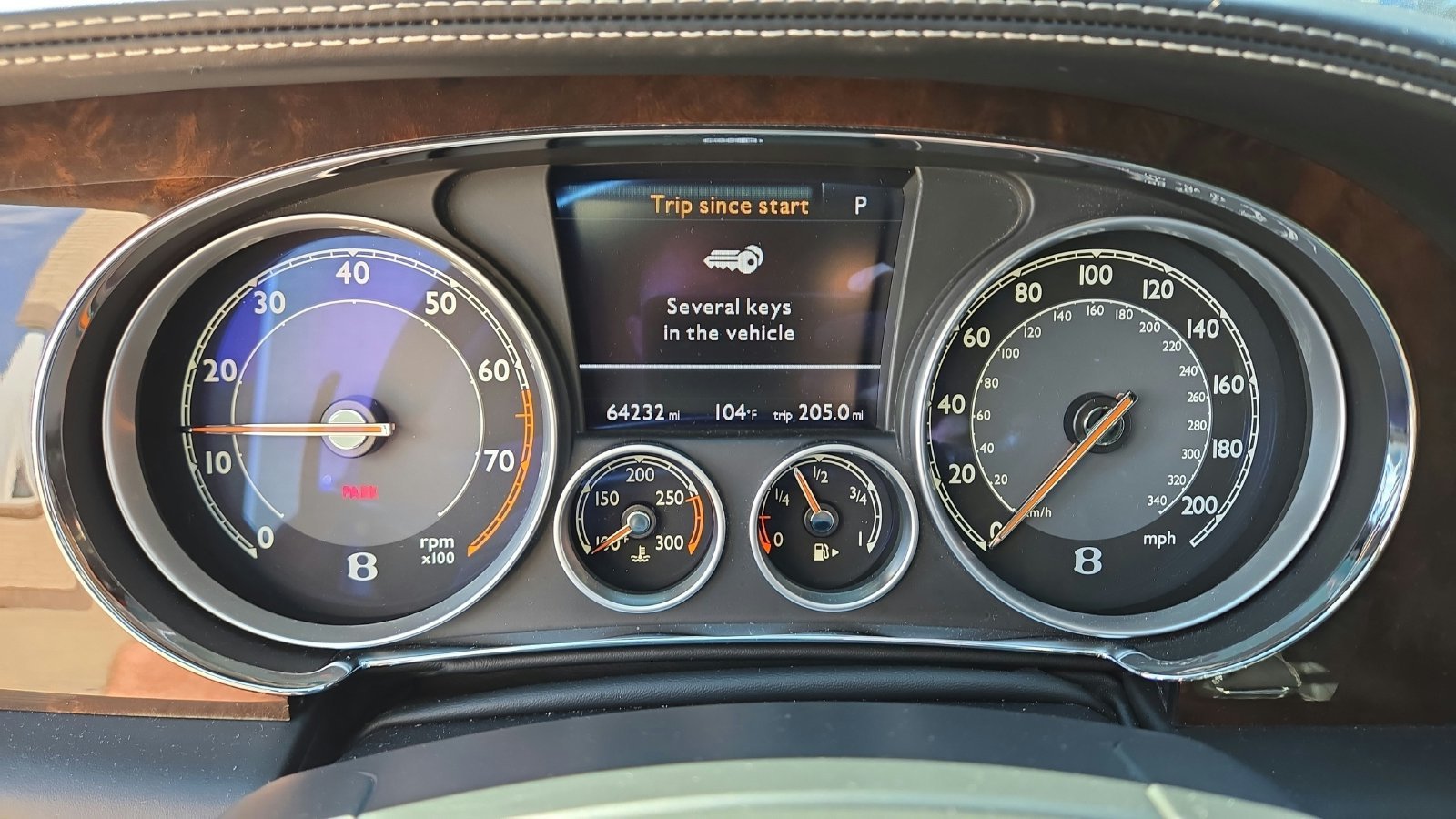 Used 2014  Bentley Base image 13