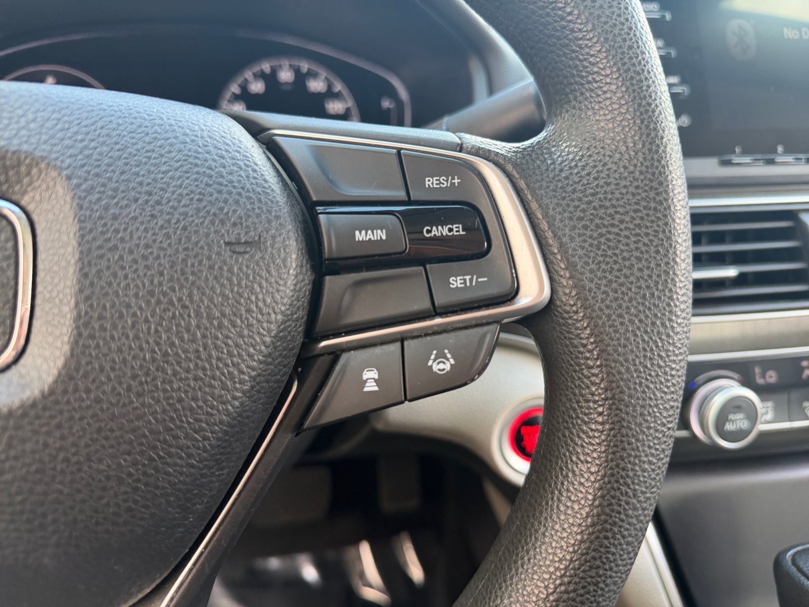 2018 Honda Accord LX - Photo 12