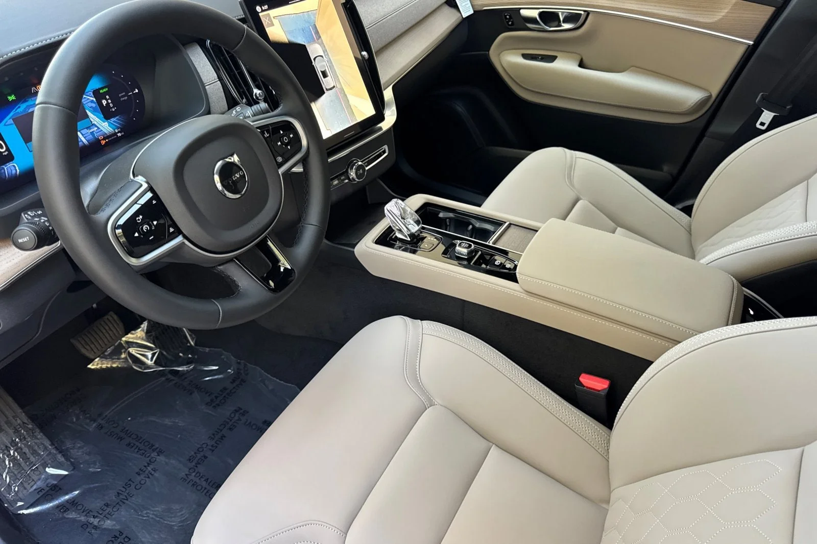 New 2026 Onyx Black Volvo T8 Plus 7-Seater image 13