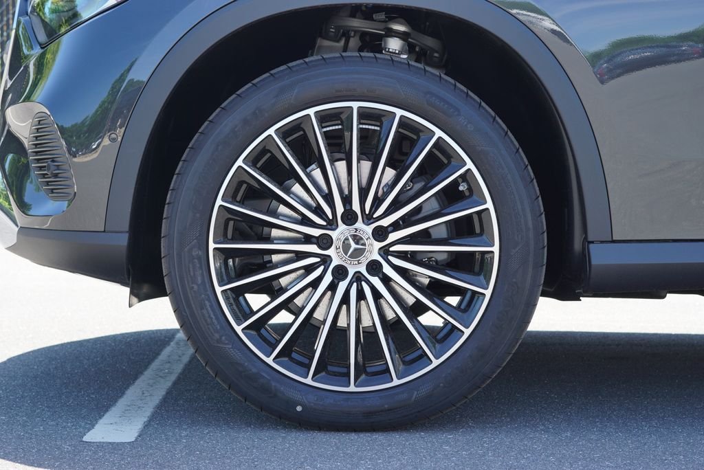 New 2026 Graphite Grey Metallic Mercedes-Benz GLC 300 image 12