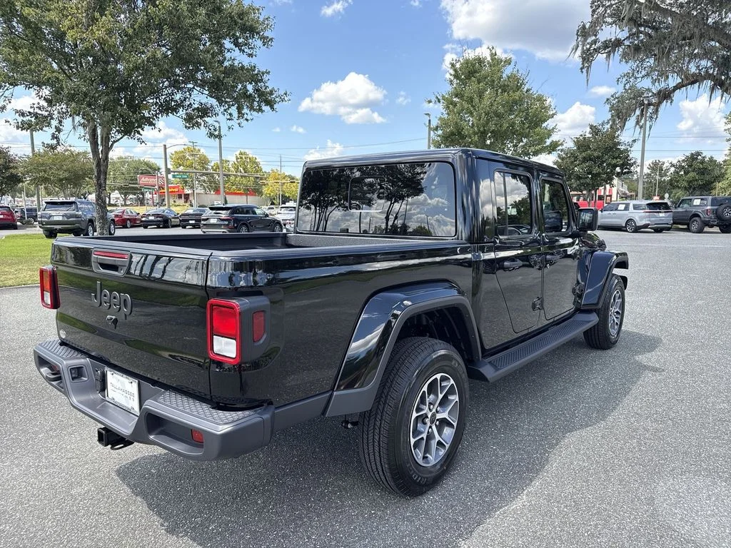 New 2025 Black Clear-Coat Exterior Paint Jeep Sport S image 3