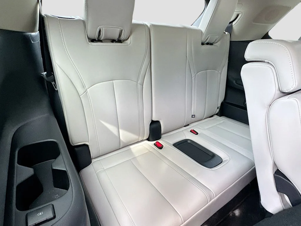 Certified Used 2026 White INFINITI LUXE image 30