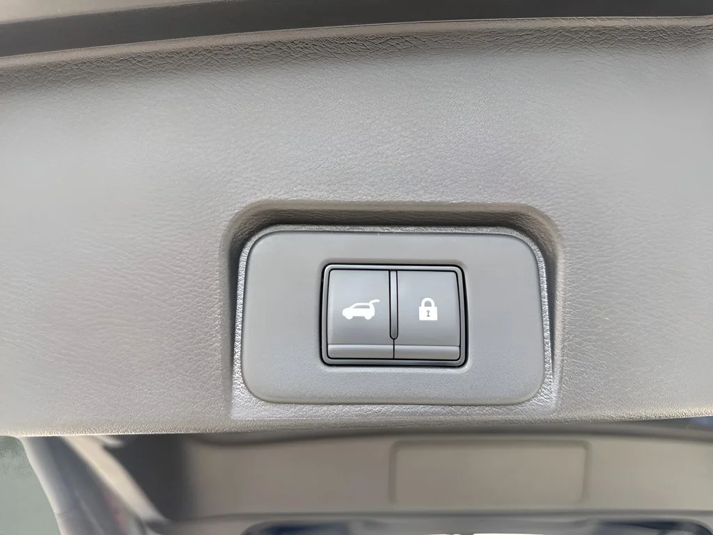 Used 2025 Blue Nissan SV image 27