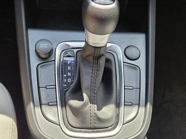 Used 2022 Ultra Black Hyundai SEL image 19