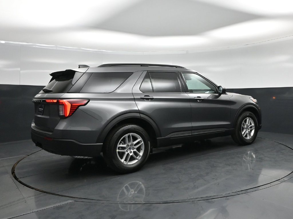 New 2027 Carbonized Gray Metallic Ford Active image 25