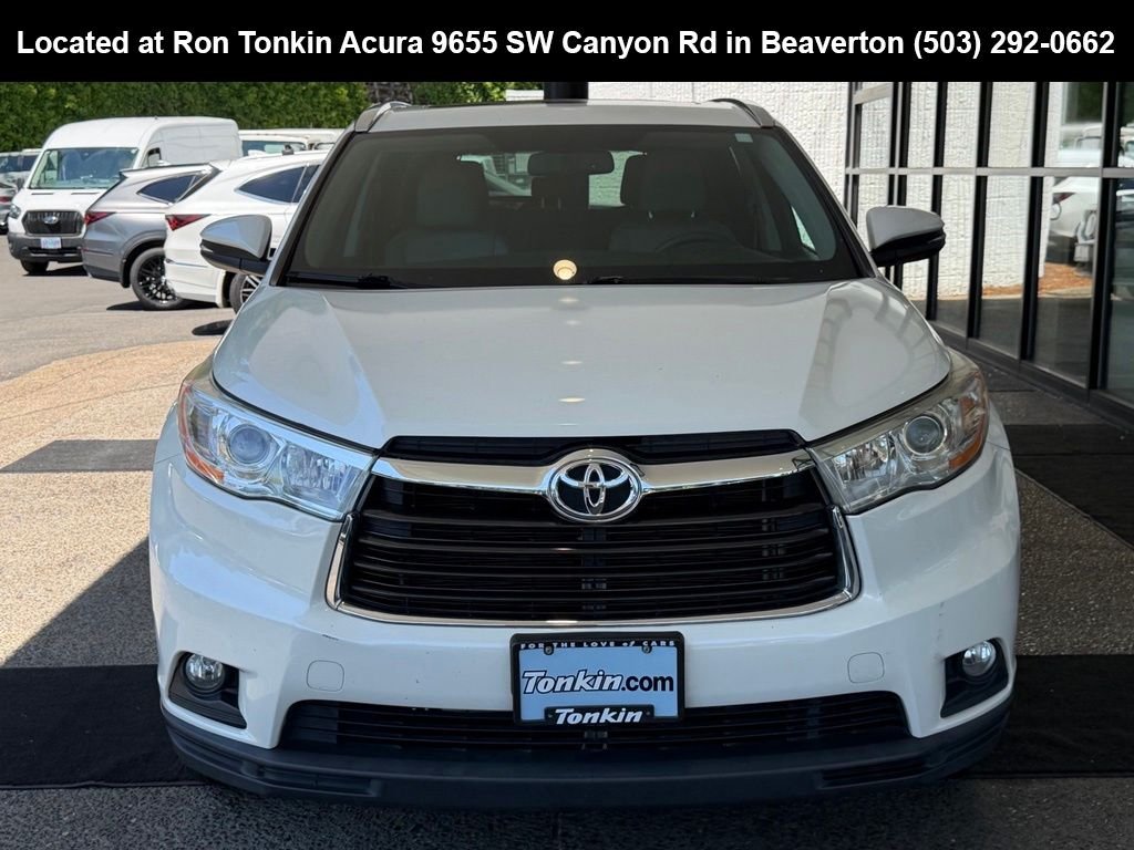 Used 2016 Blizzard Pearl Toyota XLE V6 image 3