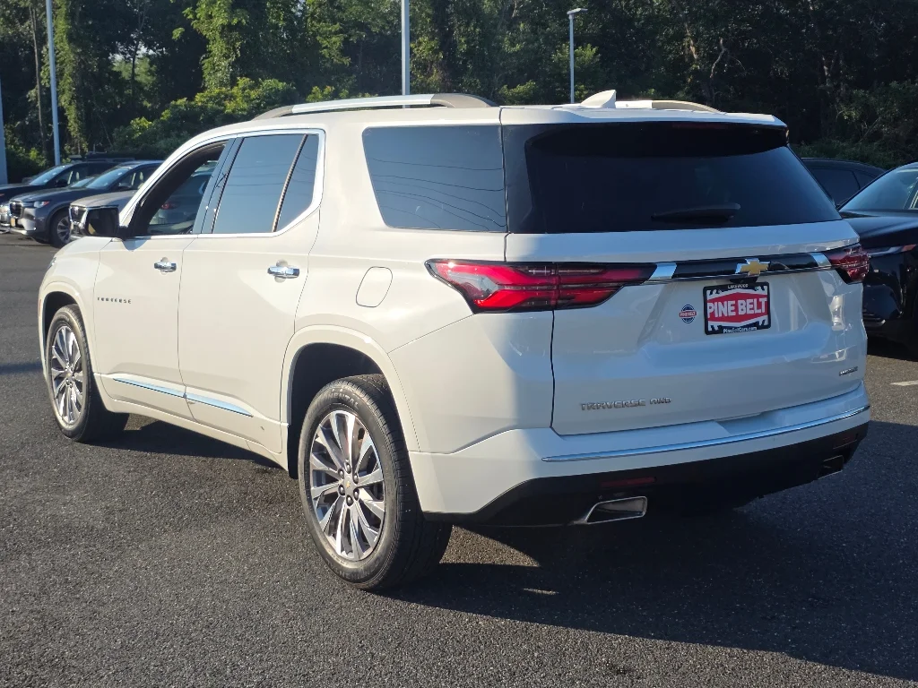 Used 2023 Iridescent Pearl Tricoat Chevrolet Premier image 13