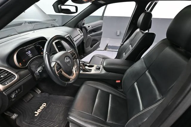 Used 2017 Black Jeep Limited image 21
