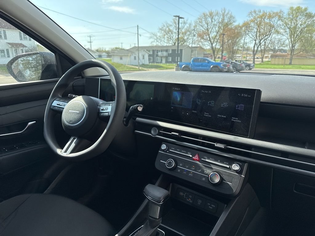 Certified Used 2025 Green Hyundai SE image 31