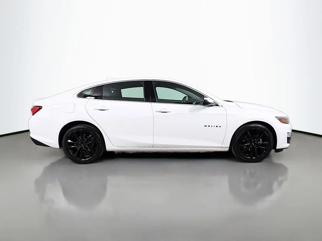 Used 2024 White Chevrolet LT image 5