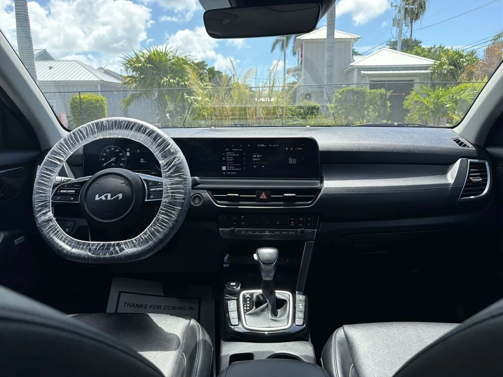 Used 2024 Blue Kia SX image 10