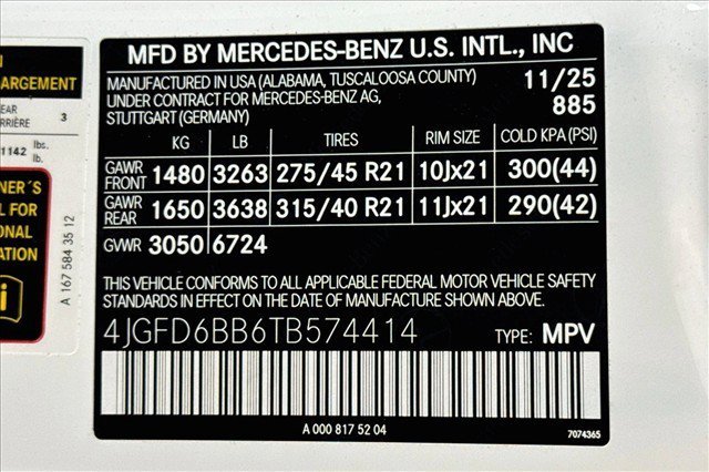 New 2026 MANUFAKTUR Moonlight White Metallic Mercedes-Benz AMG® GLE 53 image 60