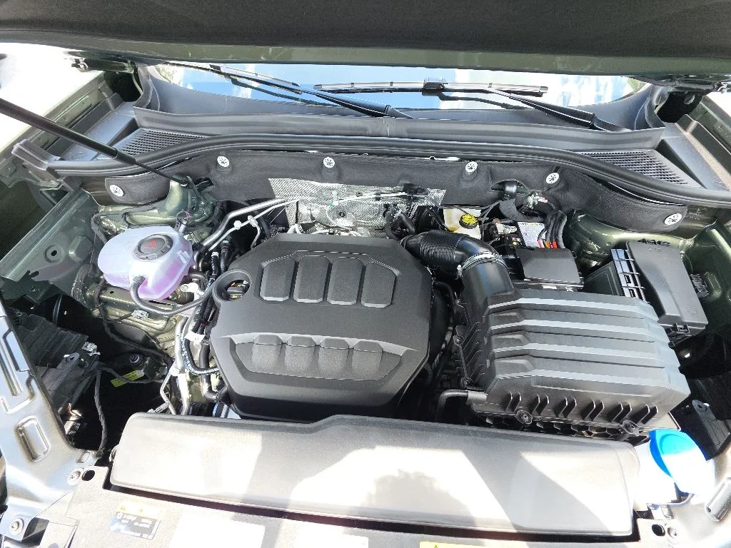 New 2026 Avocado Green Pearl Volkswagen 2.0T Peak Edition image 37