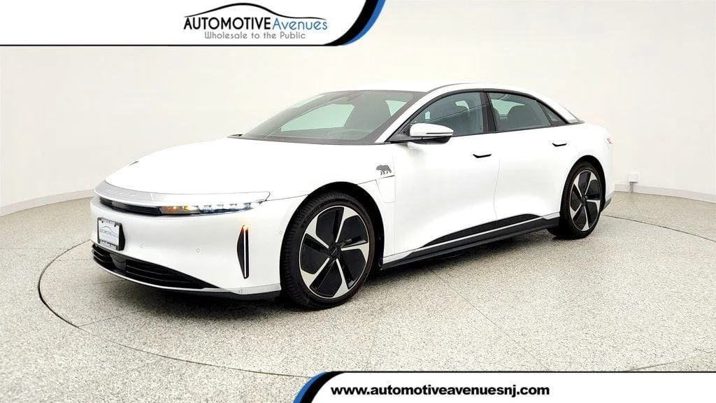 2023 Lucid Air Pure's photo