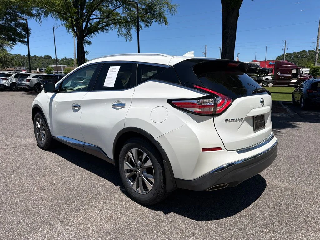 Used 2018 Pearl White Nissan SL image 9