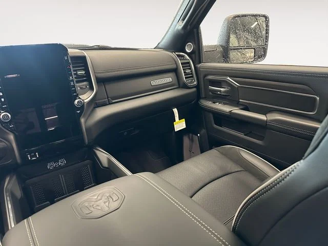 New 2026 Diamond Black Crystal Pearl-Coat Exterior Paint RAM Laramie image 11