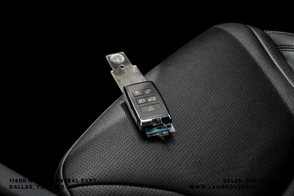 Used 2025 Black Land Rover S image 70