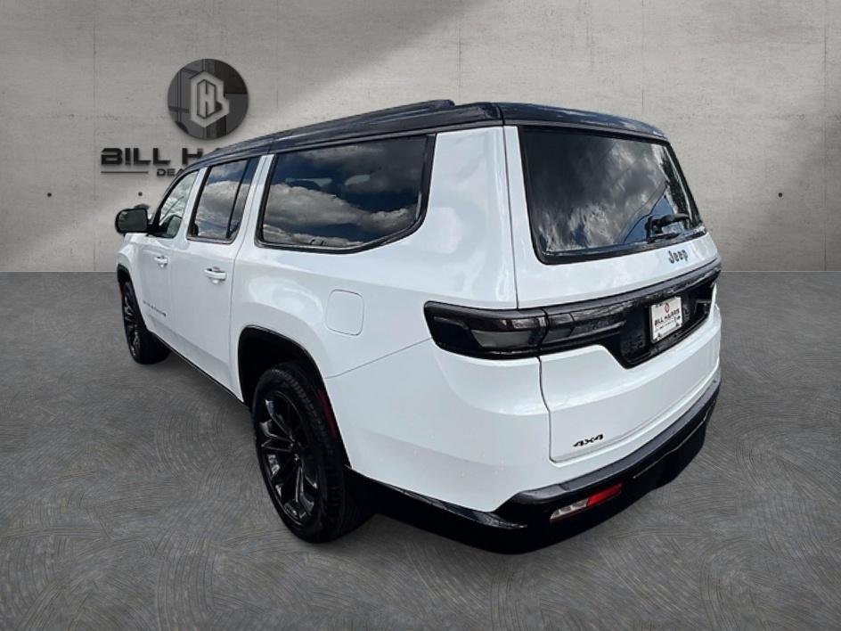 New 2026 Bright White Clear-Coat Exterior Paint Jeep Summit Reserve image 7