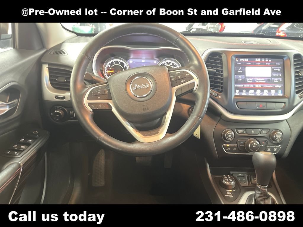 Used 2014 Red Jeep Trailhawk image 17
