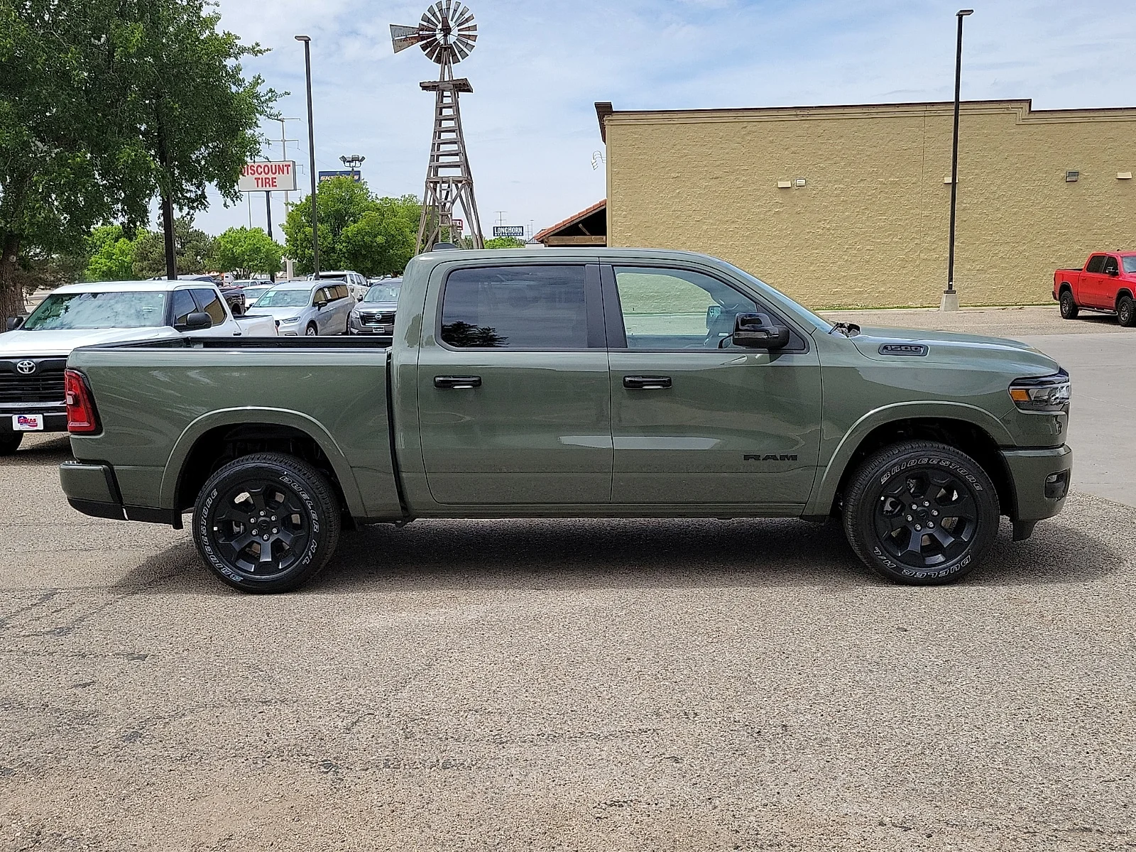 New 2026 PJ7 Canyon Lake Ram LONE STAR CREW CAB 4X4 5