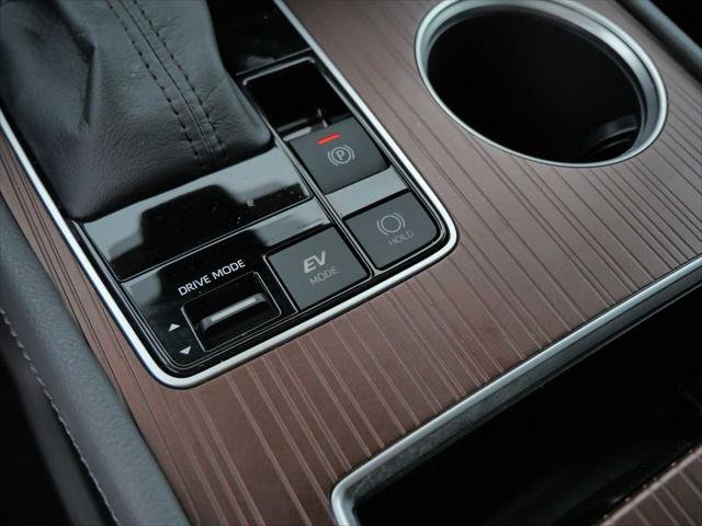 Certified Used 2022 WIND CHILL PEARL Toyota  image 30