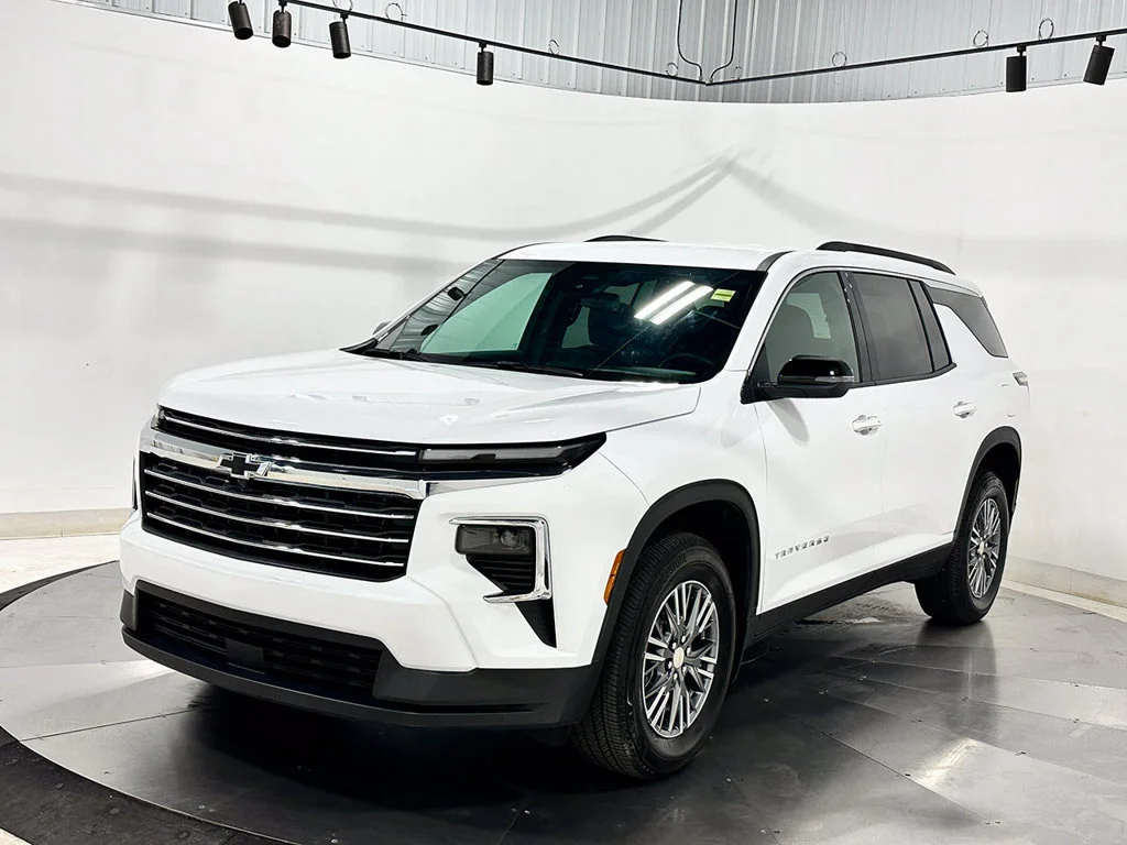 Used 2026 Summit White Chevrolet LT image 8